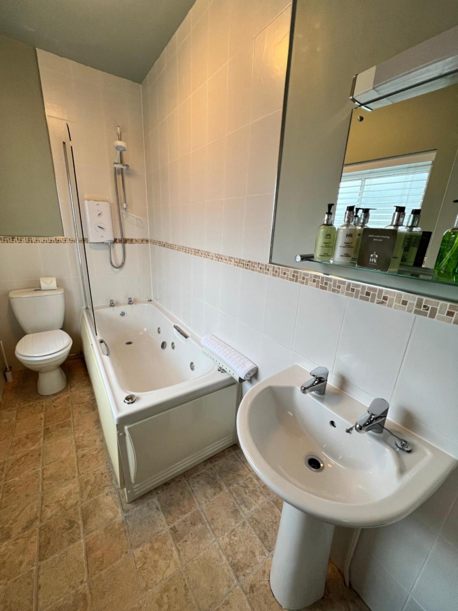 Devonshire Arms Inn Cracoe ภายนอก รูปภาพ